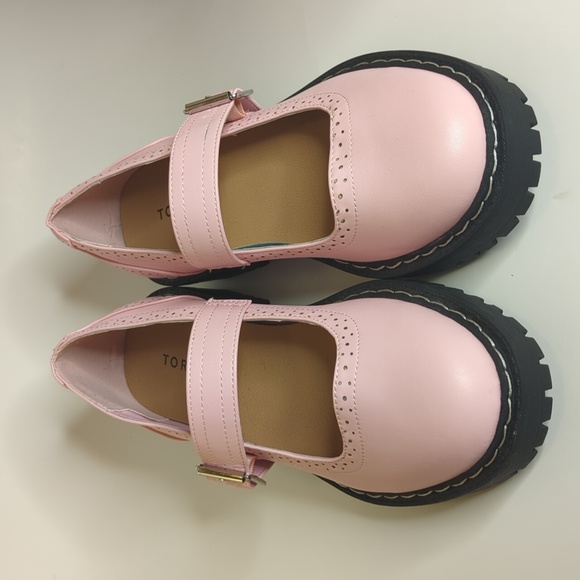Torrid Women's Size 6.5WW Pink PU Lug Sole Mary Jane Flats Extra Wide - Picture 2 of 9